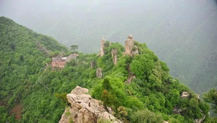 华山|中国有三座“难爬”的名山，有生之年不容错过，看下你去过几个？