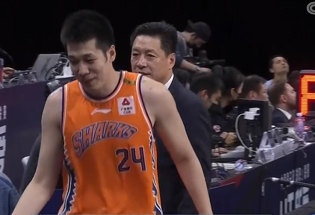 上海男篮|广厦三少发挥稳定，半决赛首回合获胜，暂时1-0领先上海