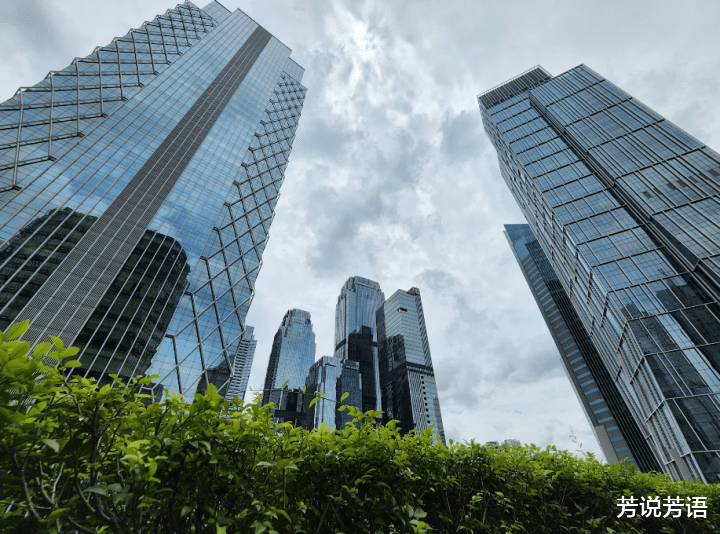 三星|三星GalaxyS22UItra初体验，刚上手的瞬间，我就知道它锁定机皇了