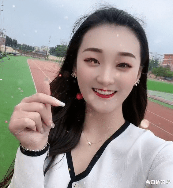 陈亚男|陈爸透露陈亚男正在闭门思过，并未打算放弃带货，对朱家只有感激