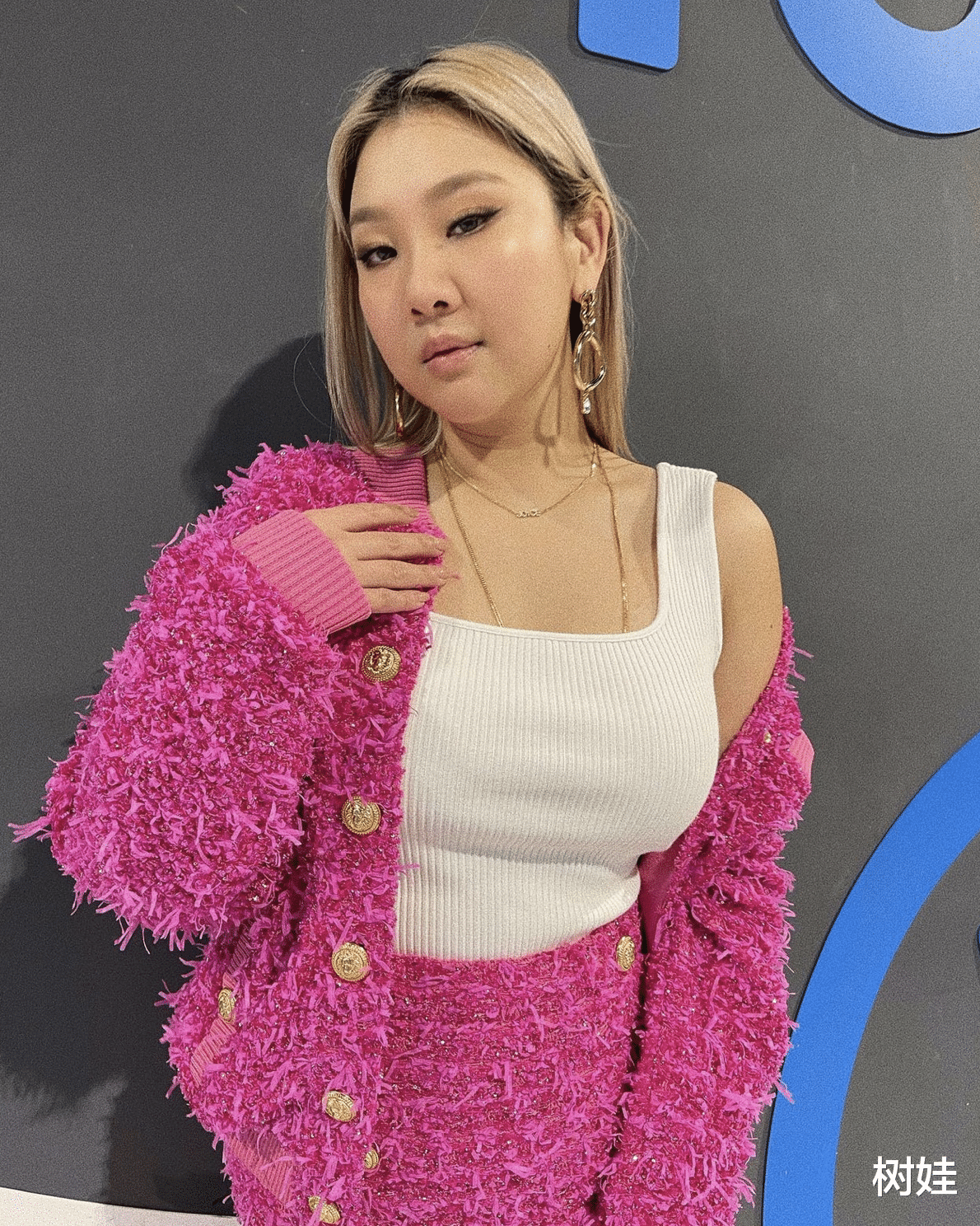 鸡蛋 郑欣宜减肥成功后新恋情曝光，男方为花店老板，两人通过养狗结缘