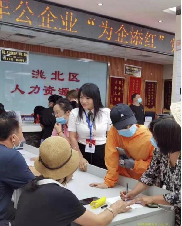 高校|和二十大代表面对面⑤丨“就业红娘”于大姐