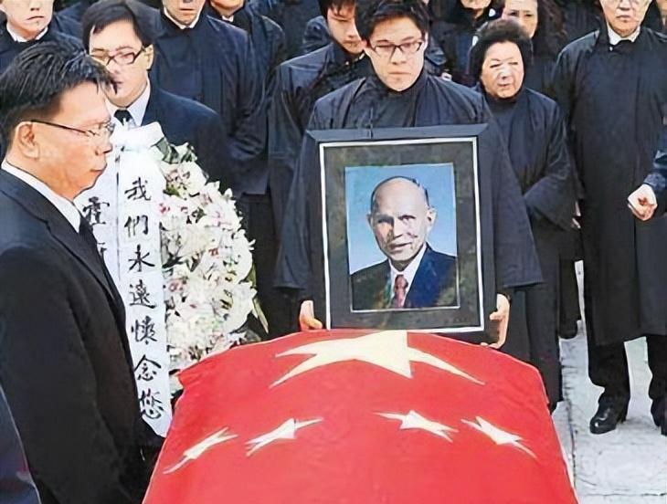 霍英东|霍英东晚年官至副国级,推举香港特首时,为何没有选择自己的儿子