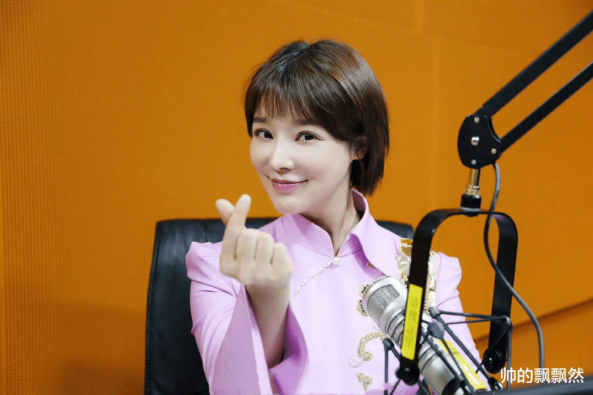 胡蝶|著名主播胡蝶:嫁大12岁导演丈夫,婚后生一男一女,如今幸福美满