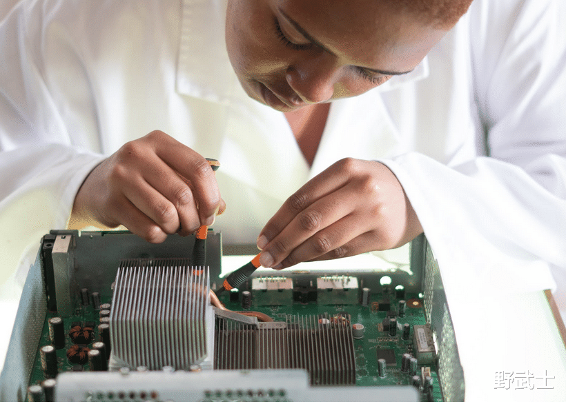 芯片|国产X86芯片现况如何，对比intel是啥水平？历时9年成果令人意外