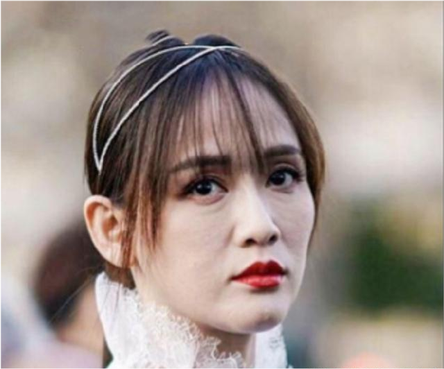 粉底液 有一种“尴尬”叫女星卡粉,高清镜头下妆容斑驳,细纹卡粉显老10岁