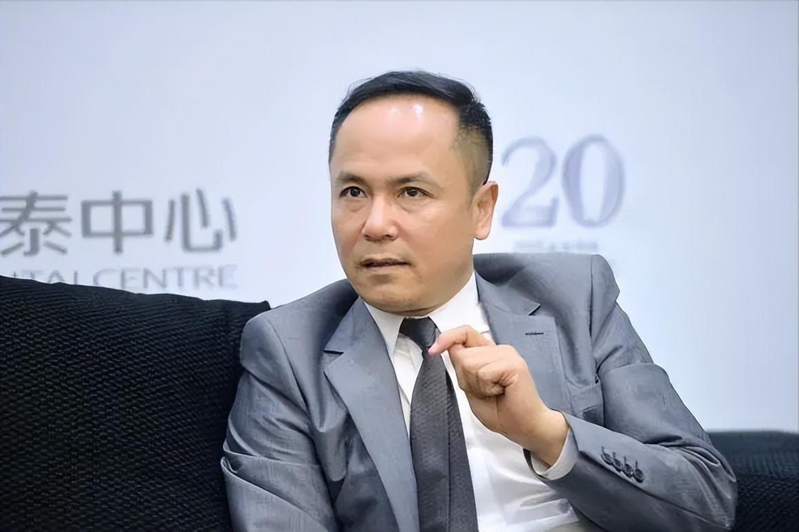 阿里巴巴|富豪沈国军坐拥39座大厦，赚走马云200亿，娶小21岁女星为妻