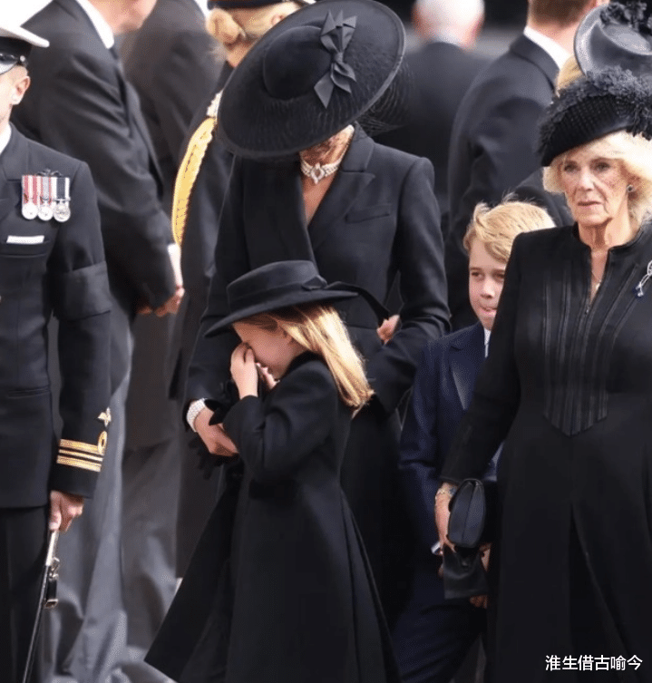 夏洛|身家50亿美金的夏洛特多努力？2岁学骑马，3岁学芭蕾舞，4岁上学