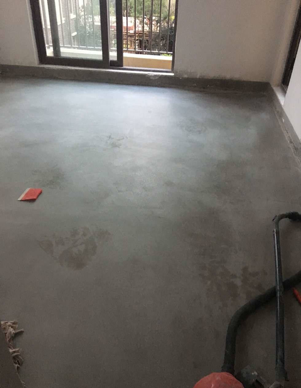 越来越多人家里地面不铺地板、瓷砖了,现在流行这样装,省钱实用