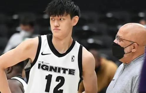 NBA|喜从天降，中国男篮集训期间又传来好消息，19岁小将有望登陆NBA