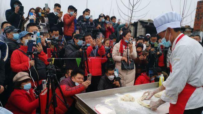 |大量网红逃离山东，人走茶凉，曾花大钱投资旅游业的费县，如今只剩断壁残垣