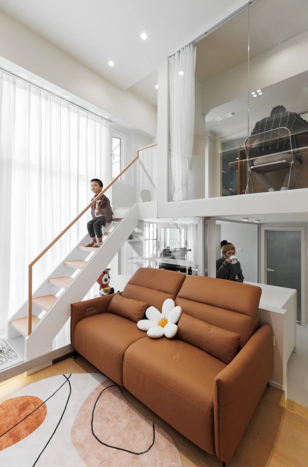 层高4米3,面积40㎡超旧学区房,改出两室一厅,带入户花园