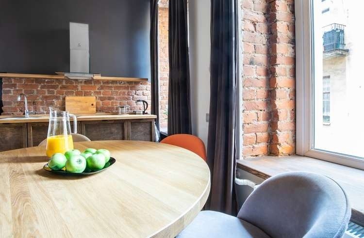 夫妻28㎡的家,因巧妙布置而走红网络,不要客厅太香了