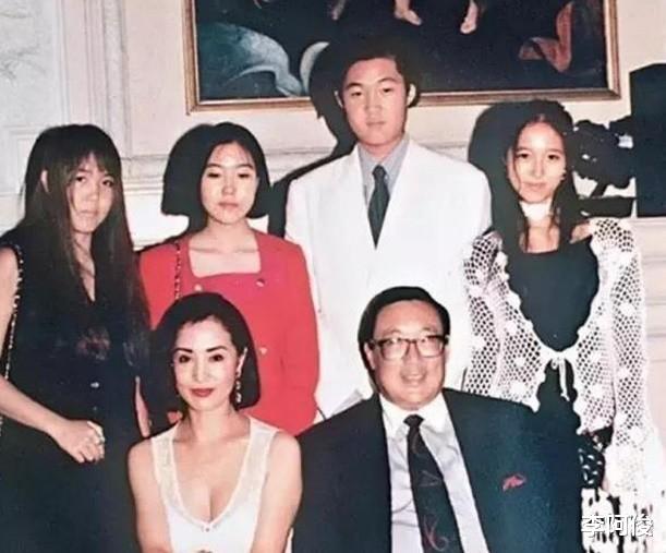 秘书|何莉莉：隐忍43年熬死风流丈夫，独揽70亿家产，秘诀：坚决不离婚