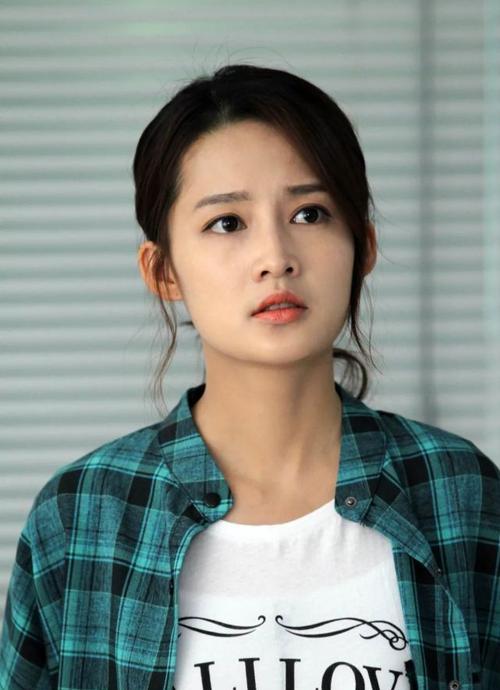 李沁|昆曲闺门旦传人李沁如何踏足娱乐圈？与杨洋相遇红楼，却遗憾收场