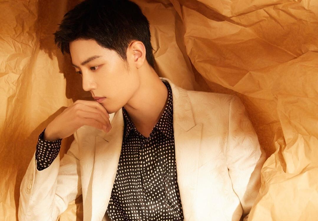 肖战|肖战太暖！大方请《骄阳伴我》剧组喝奶茶，知情人透露不是第一次