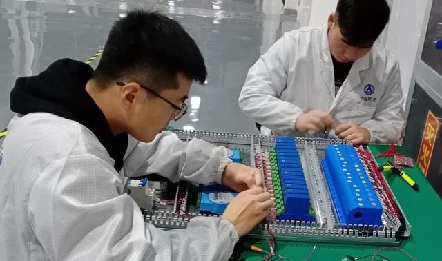 衬衫|3大专业分数线可能上涨,张雪峰提醒高考生,成绩没优势切忌冲线