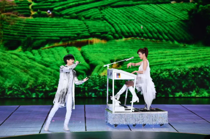 王小玮|离婚4年,再看玖月奇迹王小玮王小海的境遇,夫妻差距一目了然