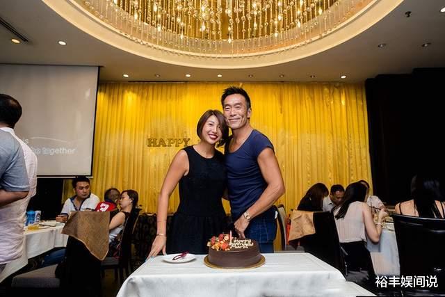 郑浩南|57岁郑浩南返大马与家人团聚!10岁儿子近照曝光,阳光帅气爱运动