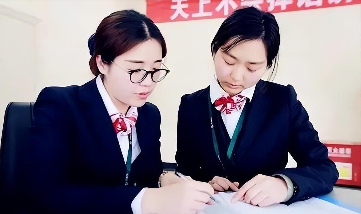 银行|这一铁饭碗将公开招聘,月薪可达8千元还将有编,大专生也有机会