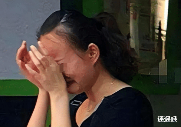 房东溜进美女租客房间误触暗器身亡，家属索赔72万，法院是如何判的？