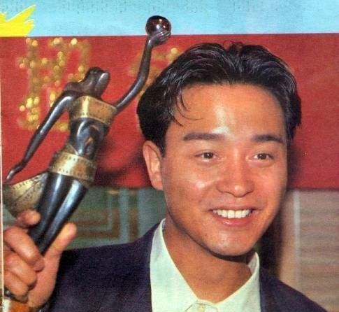 邓光荣|怒斥郑少秋，叫嚣向华强，一代枭雄邓光荣到底有多硬的实力？