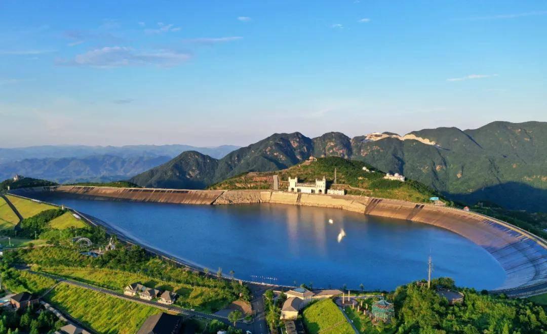 千岛湖|中国的“小秋名山”，这条路是自驾者的天堂，满屏都是浪漫的气息