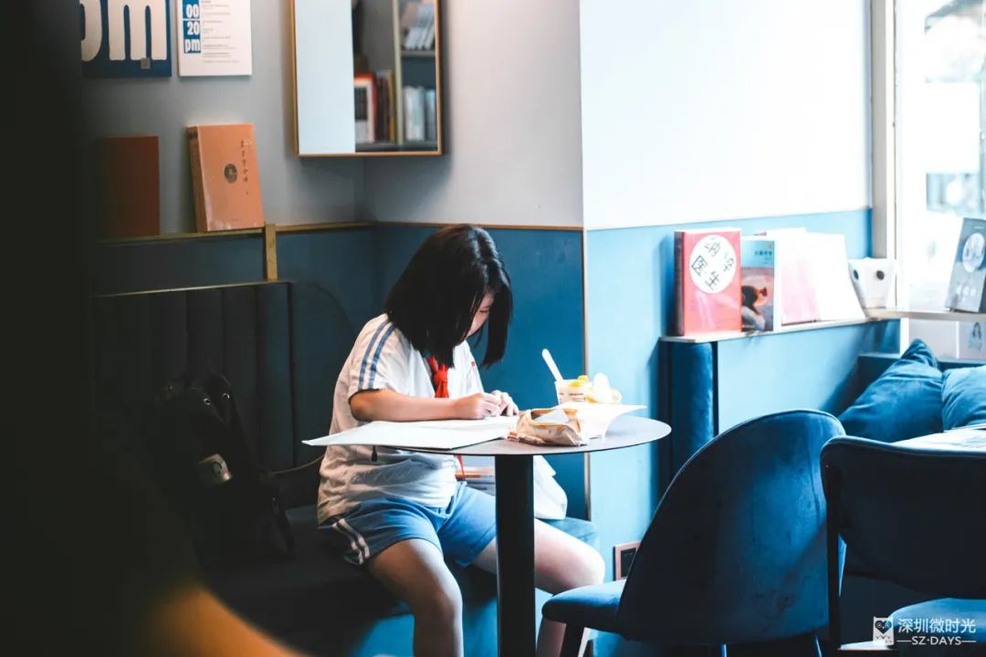 深圳市|教培行业“坠落”后：年薪50万网课老师的深圳求生记!