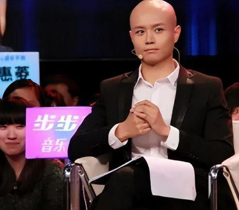 姚明|网传姚明卖掉豪宅全家赴美?乐嘉定居美国生活!京沪机场人满为患