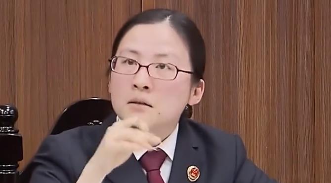 小伙意外打死岳父,岳母含泪为女婿求情,直言希望自己替对方受罚