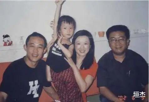 侯勇|侯勇：一婚娶初恋，二婚潘雨辰，三婚娶小20岁粉丝，如今生活怎样