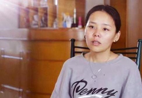 杜新枝|杜新枝夫妇亮相九江，与熊磊团聚，婆媳小动作引网友热议