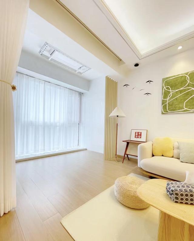 年轻夫妇拒绝“过度装修”,把75小家装修得堪称教科书,超有品味