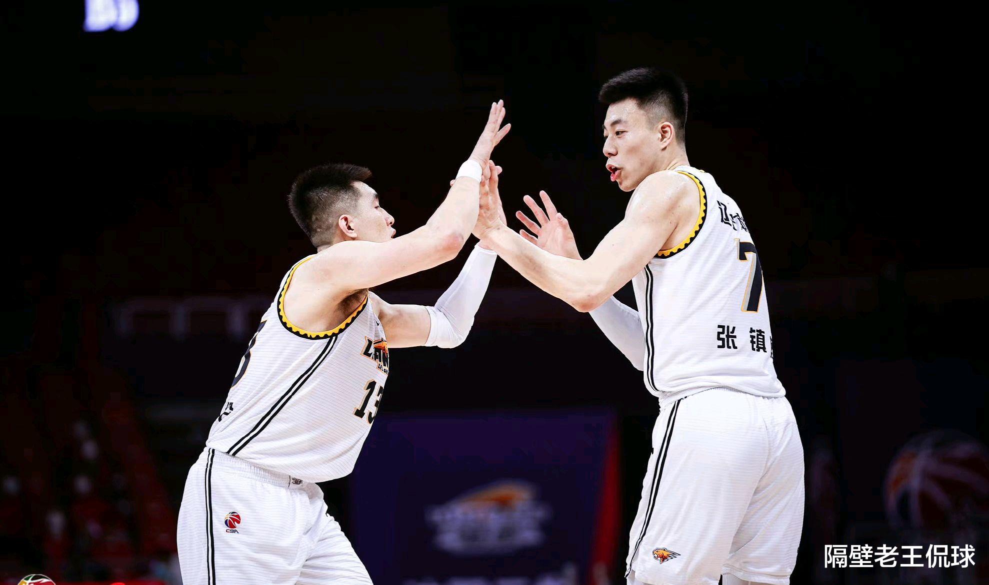 |李洪庆棋高一着！辽篮续约不乐观，两大软肋致命，杨鸣欲迎回爱将