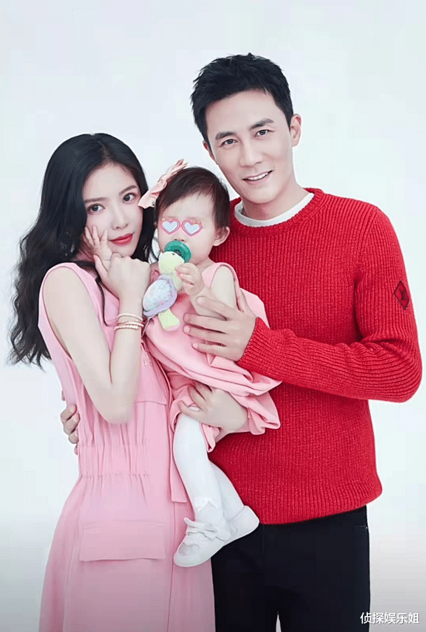 王灿|王灿带女儿与闺蜜小聚，穿露脐装抱娃尽显辣妈范儿，杜淳猛夸好美