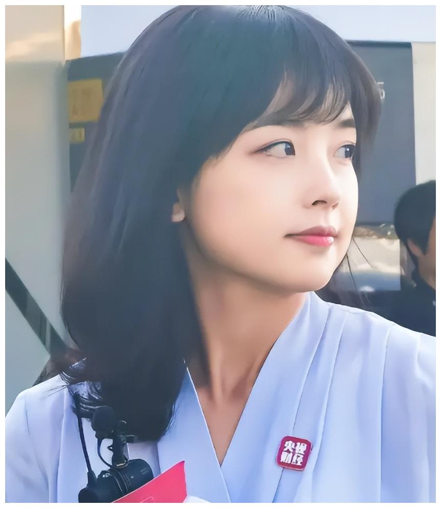 王冰冰|32岁王冰冰穿校服扮学生,身材消瘦颜值不如从前,受舆论影响较大