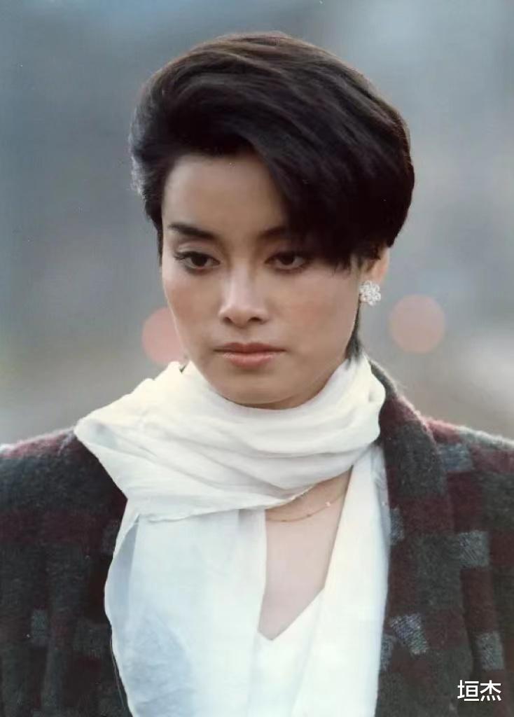 毛阿敏|毛阿敏：含泪追忆亡夫，260亿遗产拱手相让，余生只想做个好妈妈