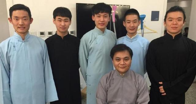 德云社|德云社昊字辈谁的徒弟?新粉丝说,龙腾四海云鹤九霄哪有昊字?