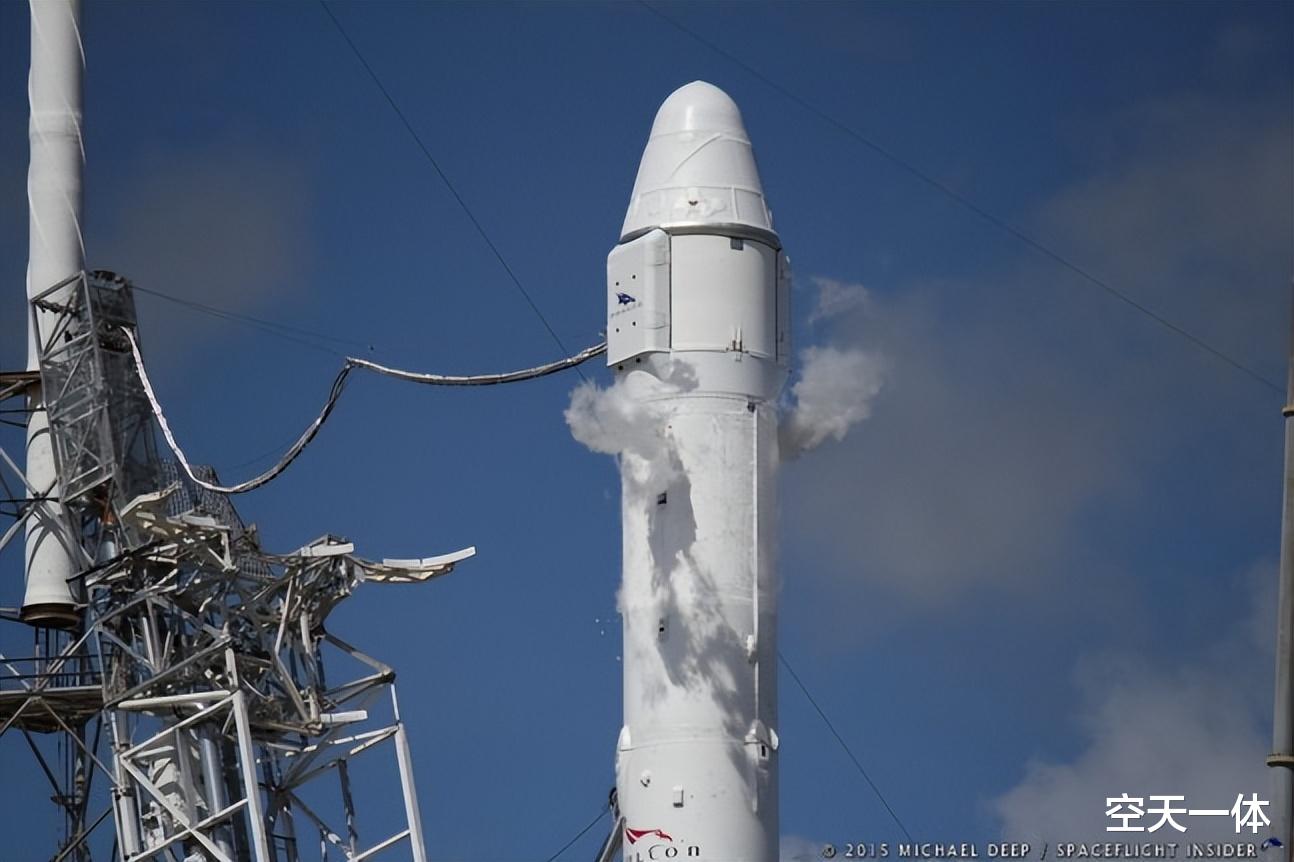 被SLS火箭传染了?SpaceX龙飞船点火前燃料泄漏,发射已推迟三次