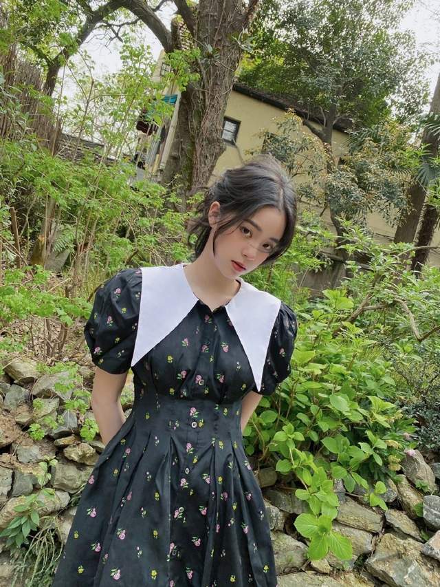 欧阳娜娜|欧阳娜娜穿上小花裙颜值爆表