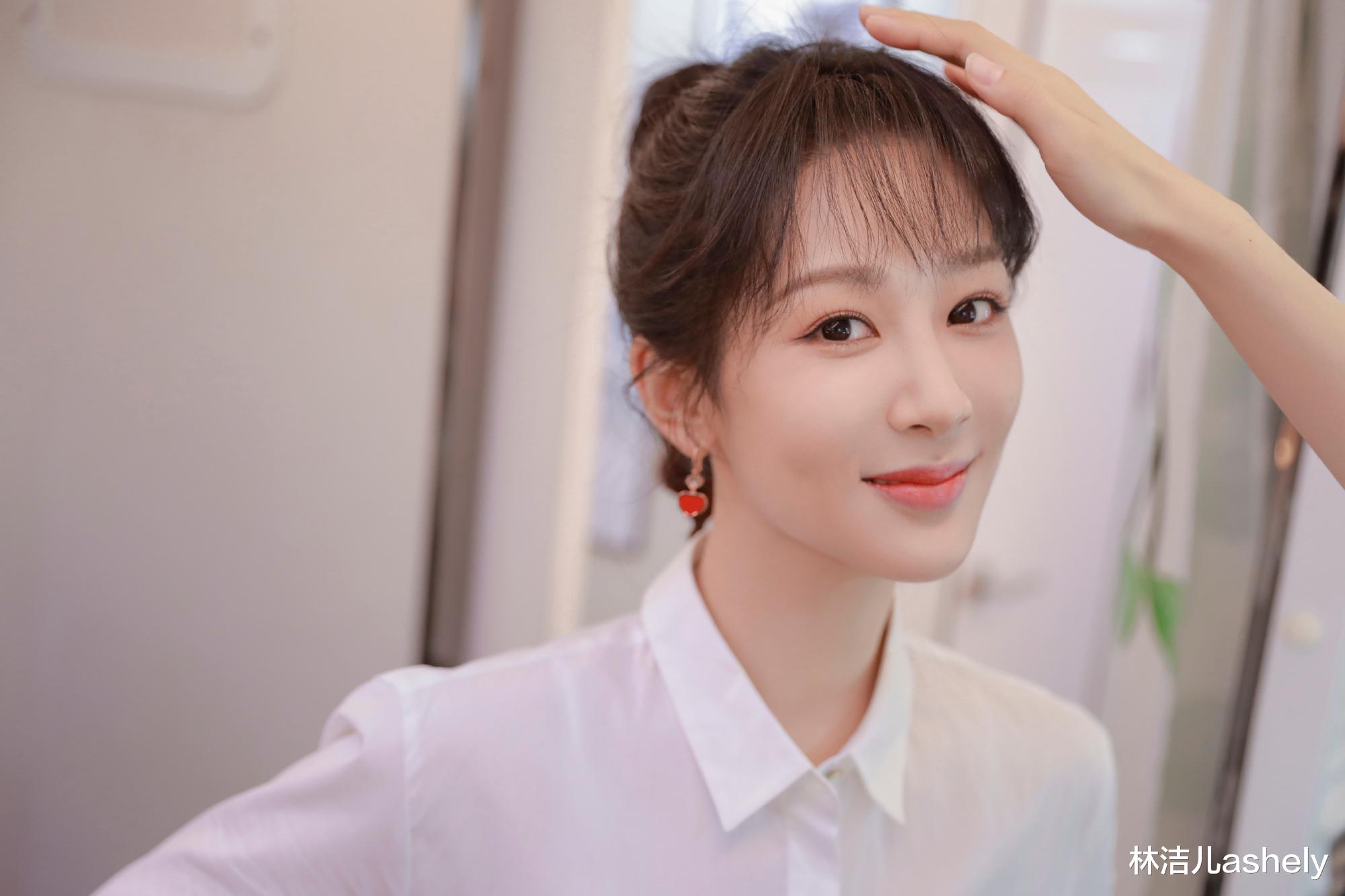 高马尾 杨紫的变美秘诀，还有下睫毛的功劳？沈梦辰也在靠下睫毛放大双眼