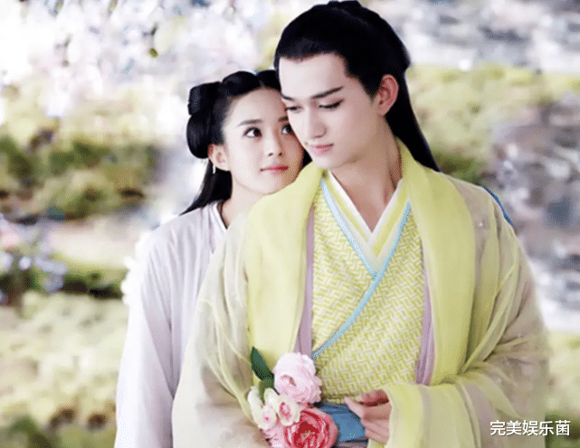 马可|“杀姐姐”落魄了,马可直播卖女士内裤,4元一条还亲自上手示范