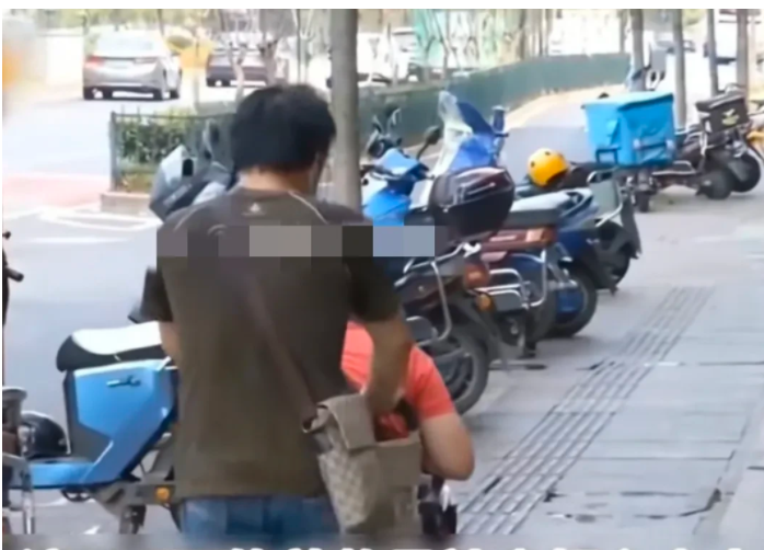 一孩子发生车祸，孩子父亲在平台上筹到了100万善款。想要取出来给孩子治病时，却遭到基金会的拒绝