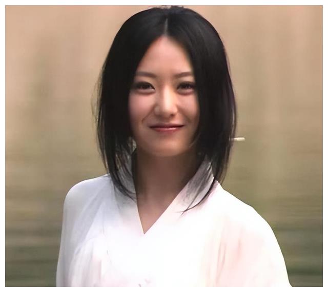 白冰|演员白冰:与模特丁一闪婚,离婚后独自带娃,如今36岁仍单身