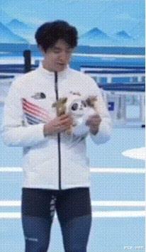 韩国队|用口罩擦冰墩墩 赛后无人祝贺：这十大画面 让韩国队被全世界嫌弃