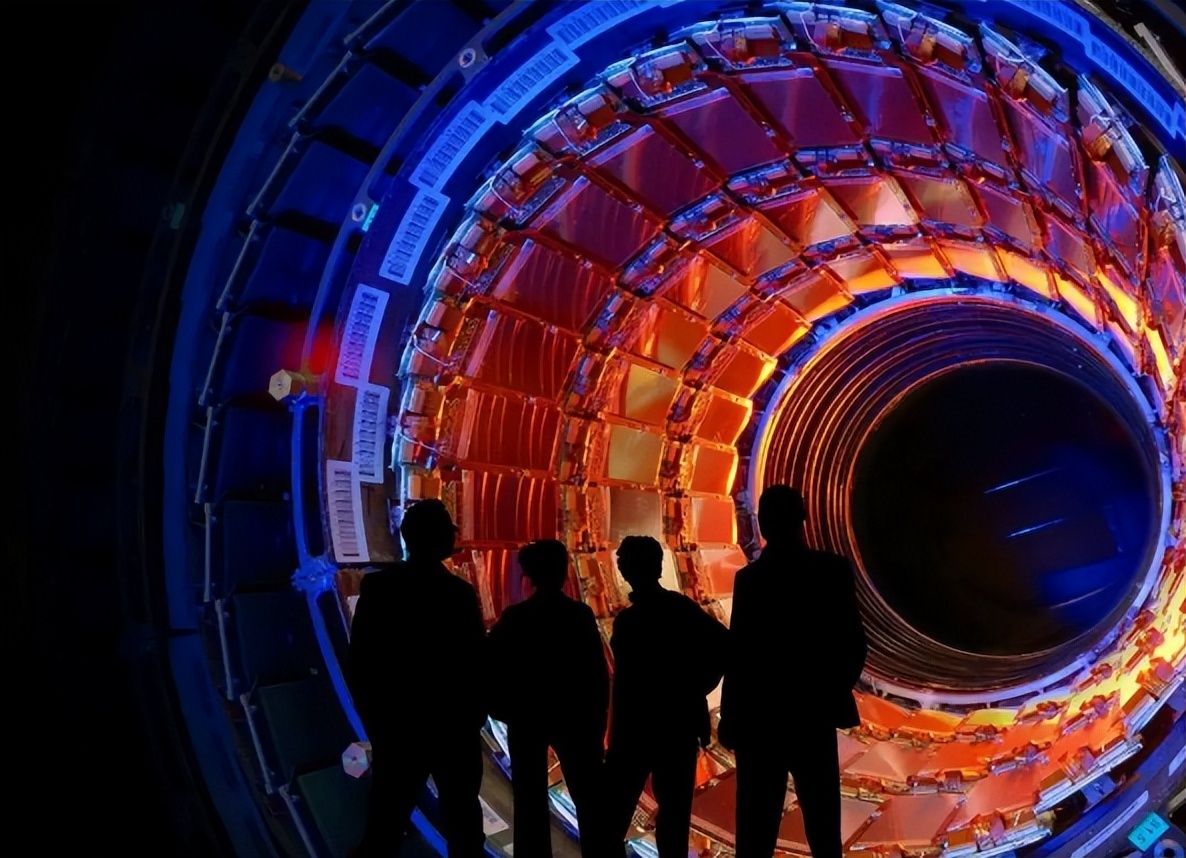 设计师|谷歌流传出时间机器设计图，未来人真存在？他的预言几乎都实现了