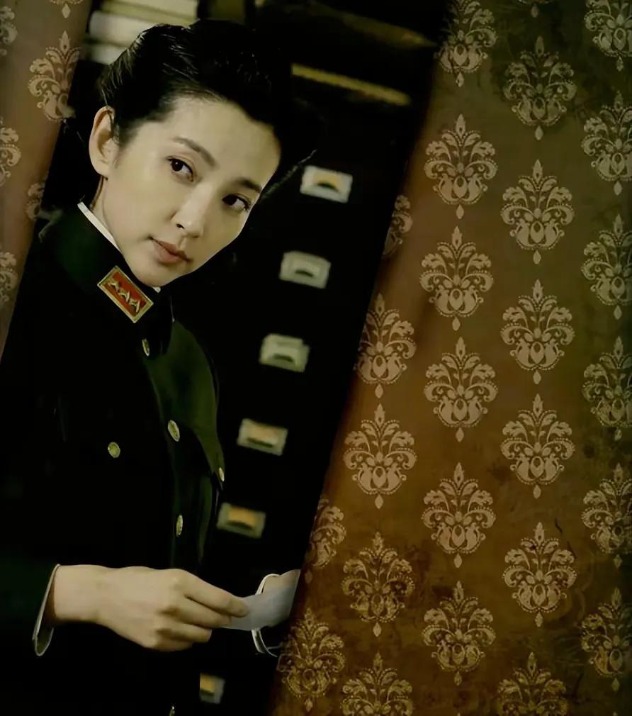 TVB|10个穿军装的女星 baby杨幂许晴李冰冰殷桃张张馨予谁是军中之花