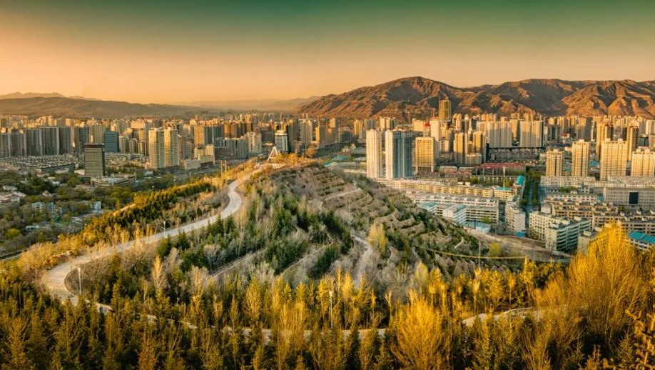 月牙泉|中国夏天最凉快的10座城市，人少景美还安逸，挑一个去住上几天吧！