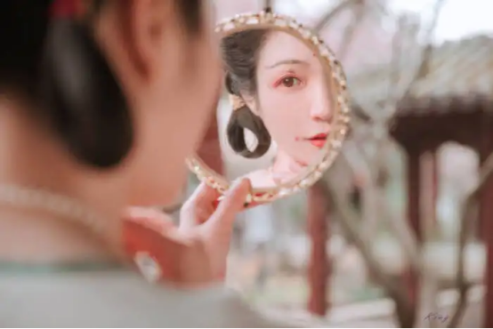 胭脂 在没有卸妆水的古代，大家化妆后？要怎么卸呢？