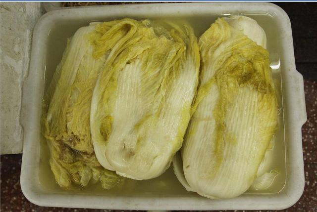 肝脏|肝脏病变时,身体可能“2处变黄,2处长痣”,占一个,最好检查下